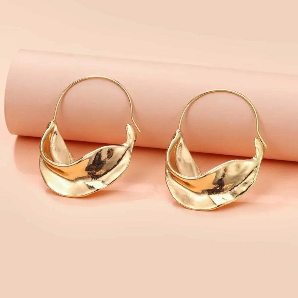 Irregular Hoop Fashion Earrings Gold Tone - Picture 2 of 4